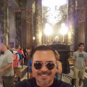 Meet your Posher, Hugo